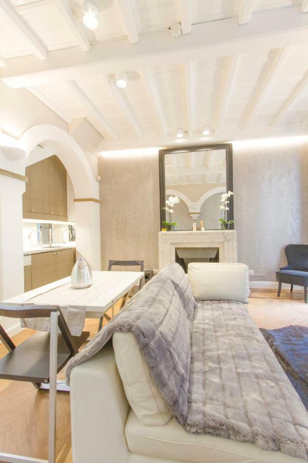 Elegante e completamente arredato apt in Duomo Milán Exterior foto