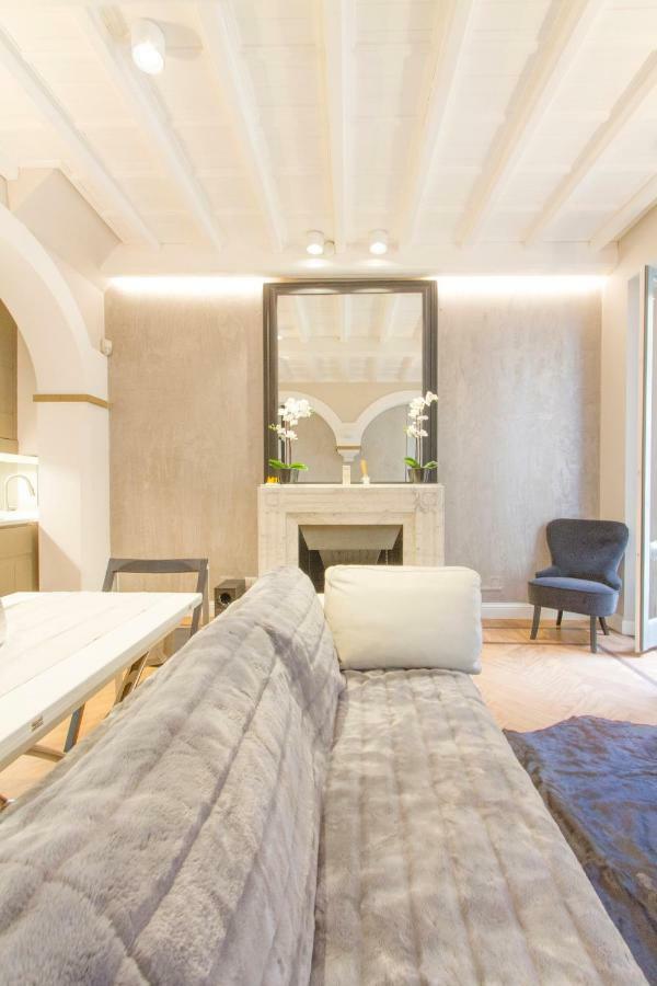 Elegante e completamente arredato apt in Duomo Milán Exterior foto